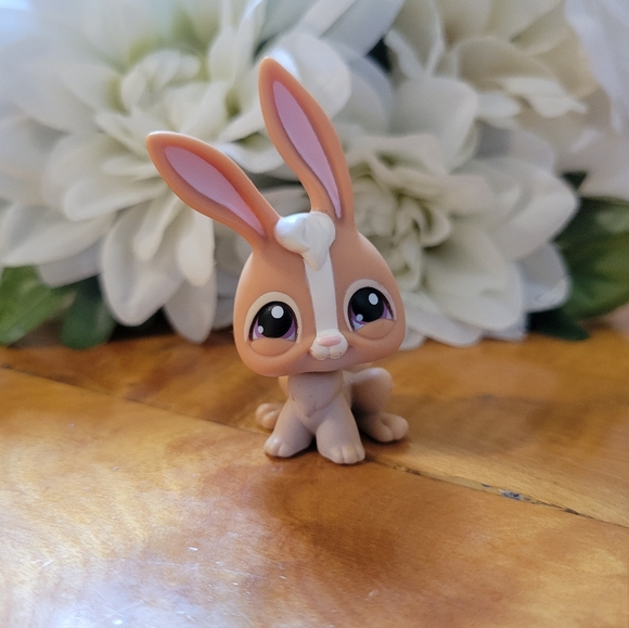 Littlest Pet Shop LPS #28 Bunny Rabbit Tan White Purple Eyes C - Picture 2 of 12